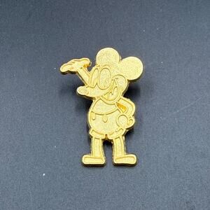 Disney Shanghai Gold Mickey Mouse Trading Pin 2008